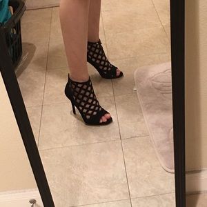 Brand new MK heels size 5 1/2